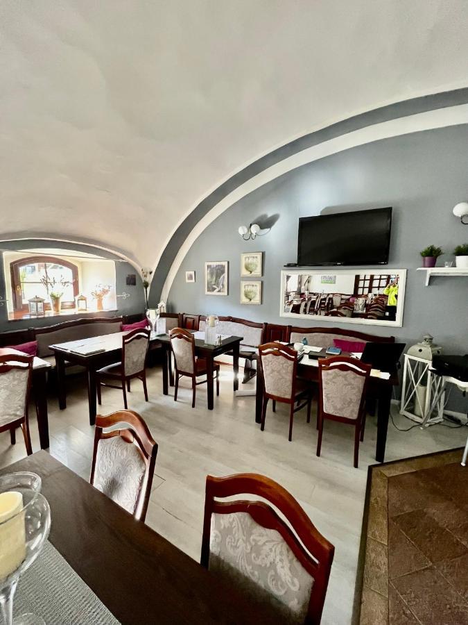 Hotel Jiricna Сушице Экстерьер фото