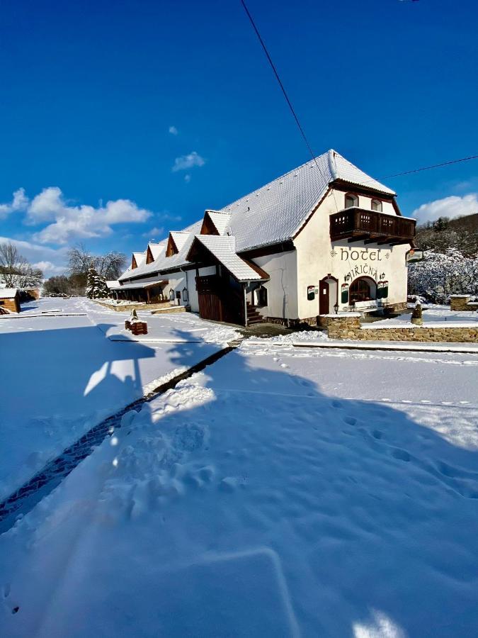 Hotel Jiricna Сушице Экстерьер фото