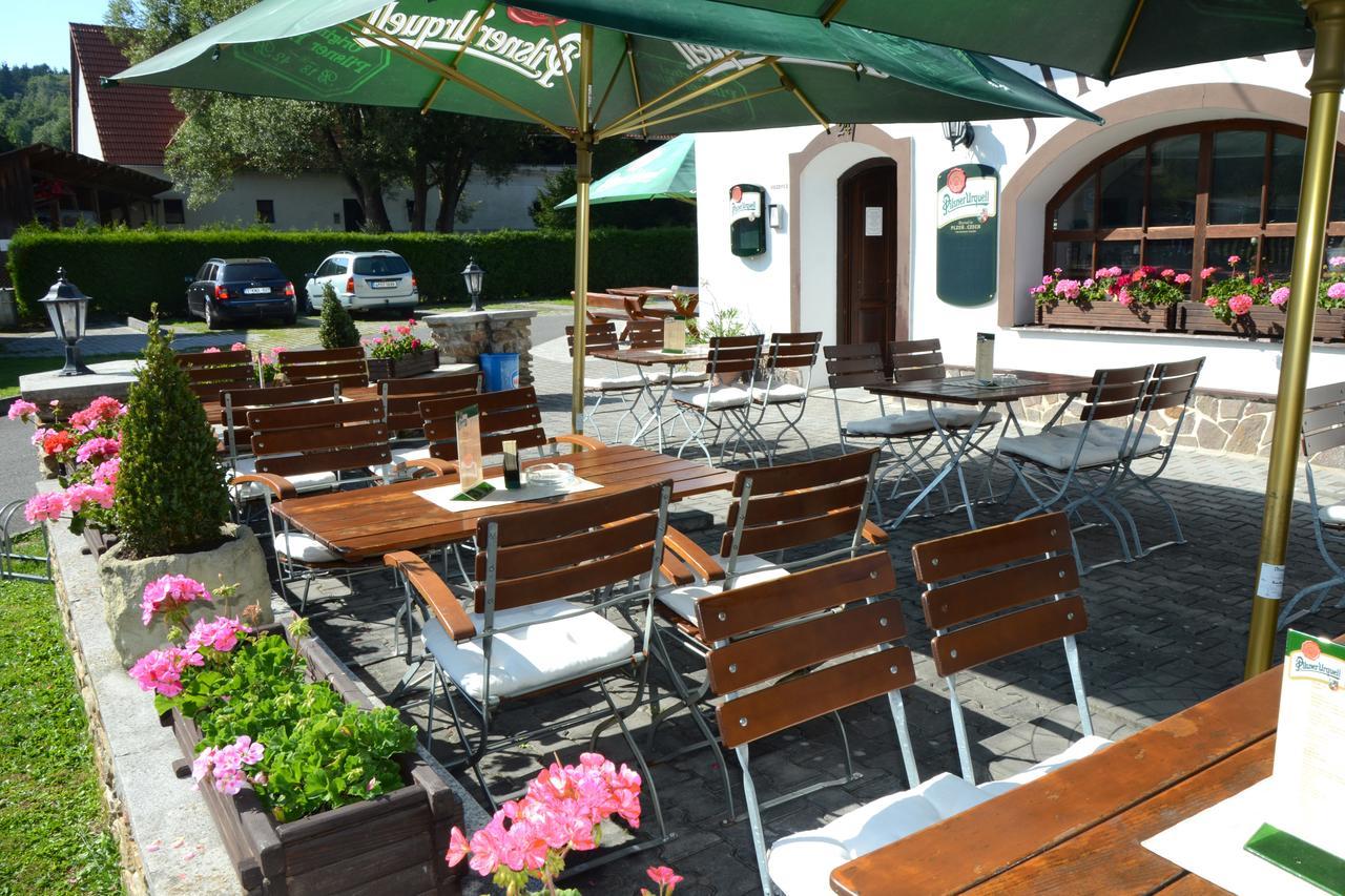 Hotel Jiricna Сушице Экстерьер фото